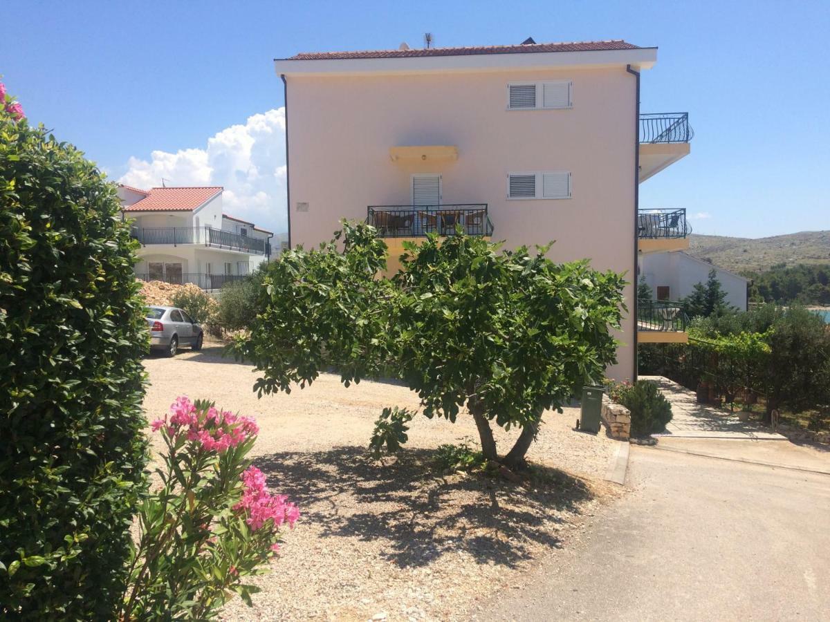 Apartments Maslina Zaboric Exterior foto